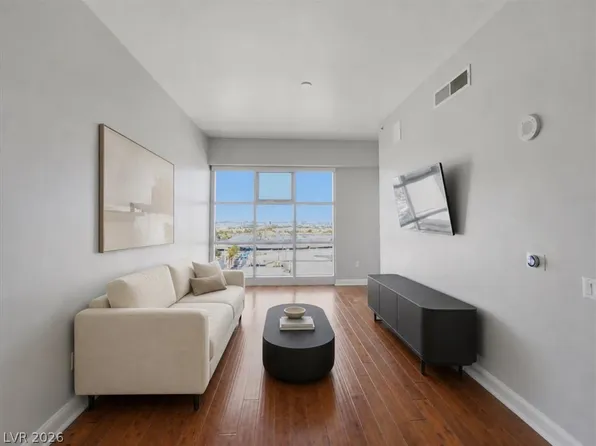 150 N Las Vegas Blvd #1602, Las Vegas, NV 89101