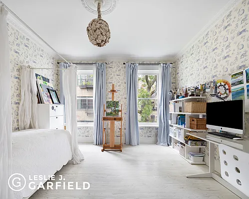 Sold by Leslie J. Garfield | media 17