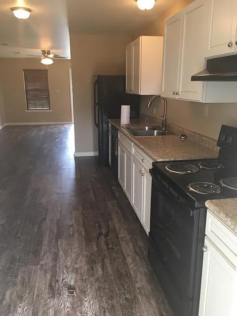 333 County Line Rd — Photo 2