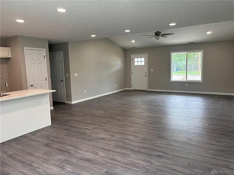 512 Cherry Ln — Photo 5
