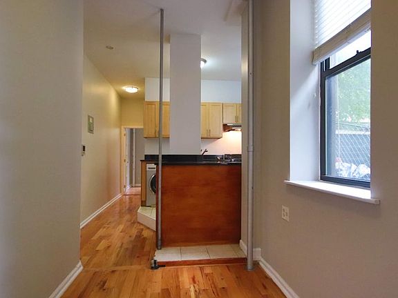 4th image of 543 E 5th St APT 2