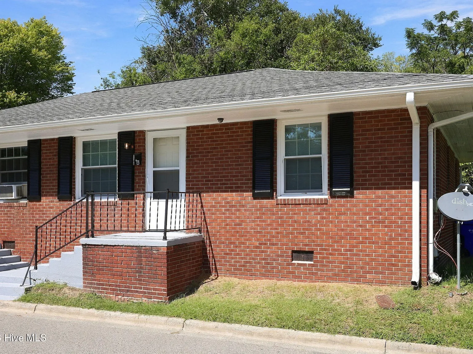 2 bed, 1.0 bath, 850 sqft, $1,095 — Photo 3