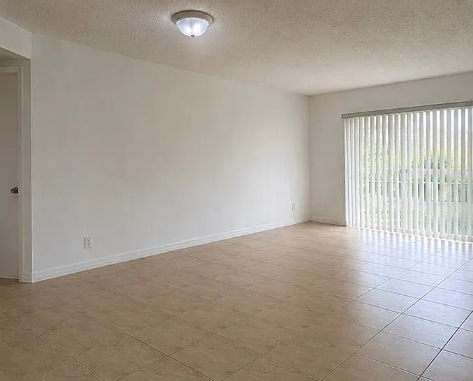 Living room
Actual Photo-unfurnished
Entire interior freshly painted