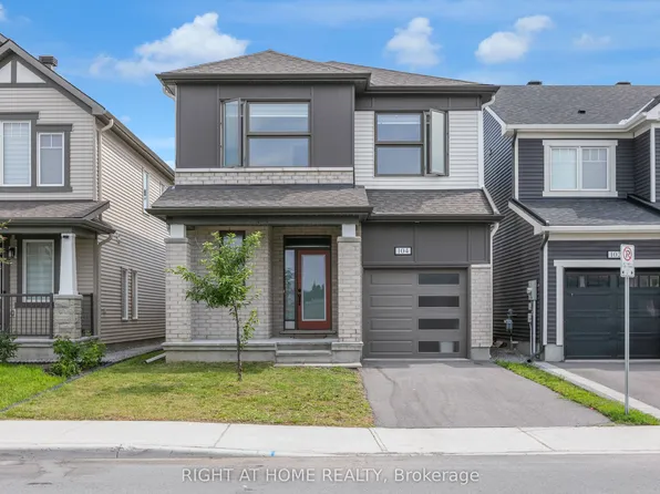 104 Unity Pl, Ottawa, ON K2S 2Y8