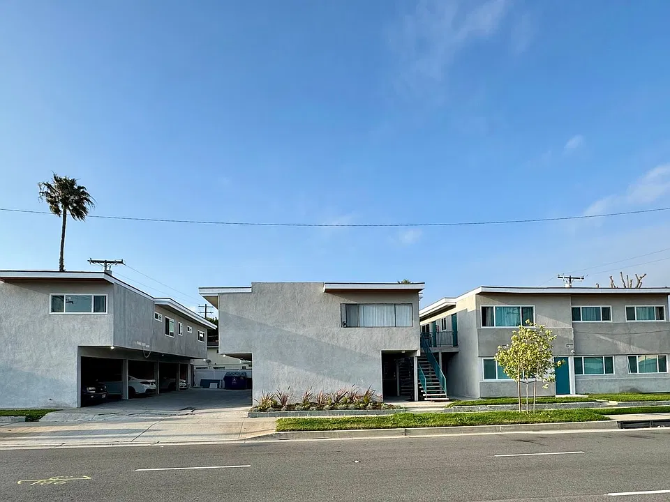 2107 Sepulveda Blvd