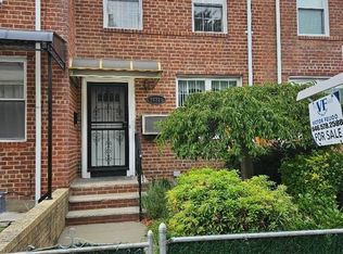 19317 Station Rd, Flushing, NY 11358