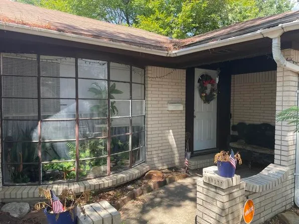7429 Madeira Dr, Fort Worth, TX 76112