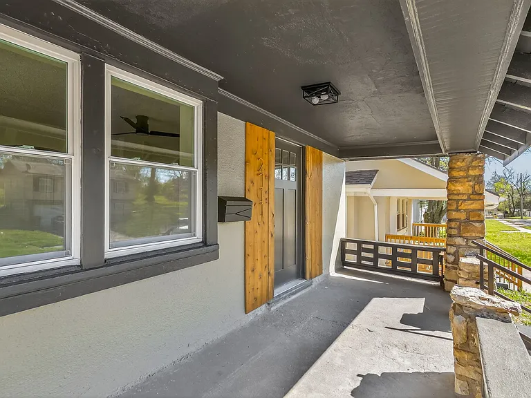 2711 Elmwood Ave — Photo 21