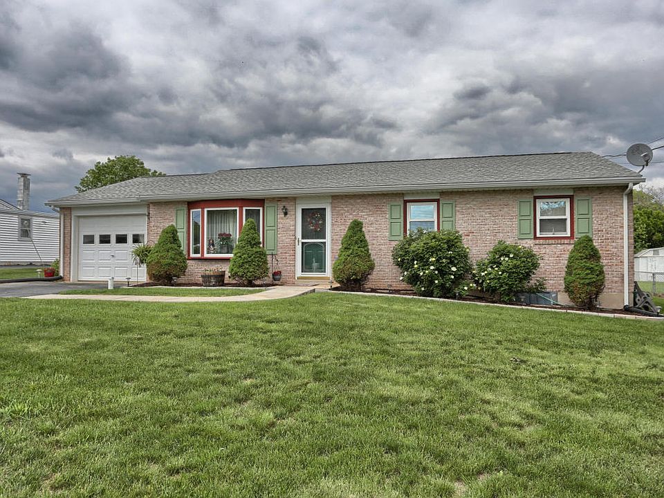 1st image of 913 Willow Ln