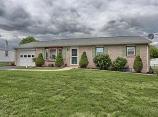 913 Willow Ln, Lebanon, PA 17046