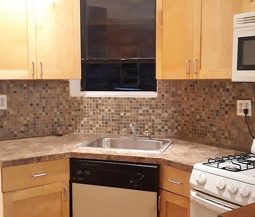 5th image of 326 E 93rd St APT 1B