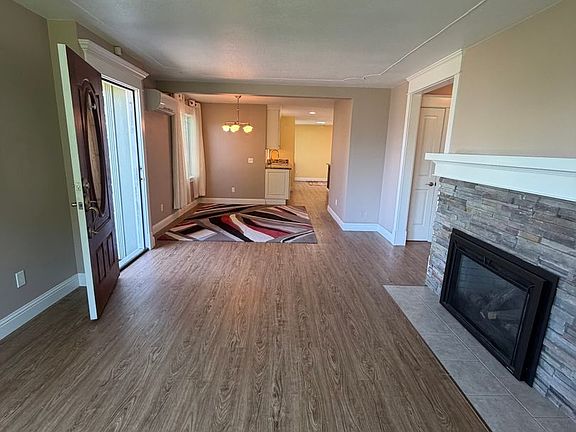 3rd image of 3521 Harrison Dr