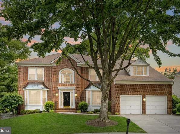 9406 Larkdale Ter, Fairfax Station, VA 22039