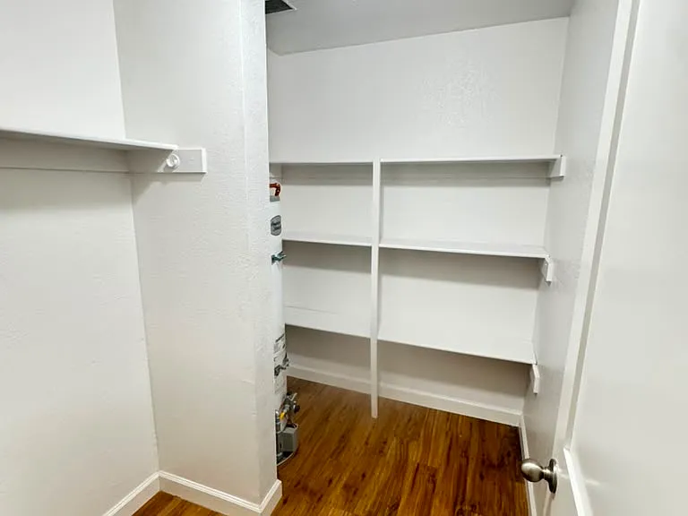 356 Robinson St #32 — Photo 11