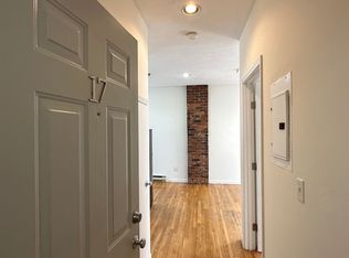 12 Cleveland Pl #5, Boston, MA 02113