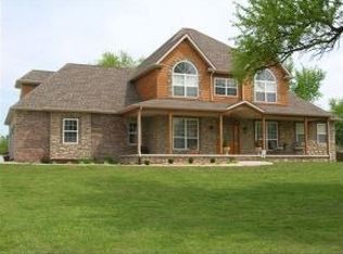 1725 E Airport Dr, Carthage, MO 64836