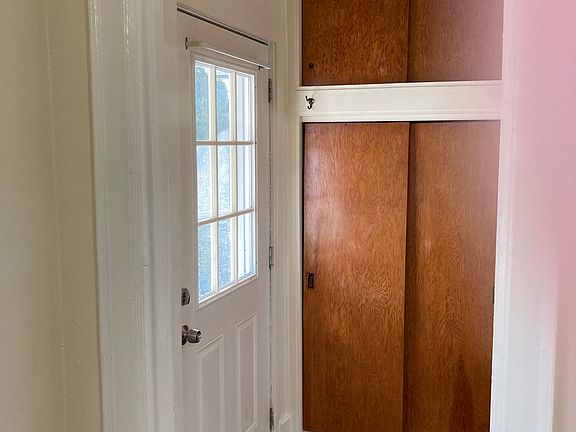 4th image of 28 Marion St #1