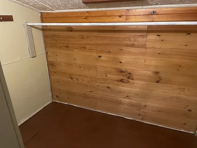 WALK IN CLOSET BEDROOM 1