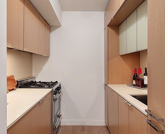 3rd image of 225 Rector Pl APT 3G