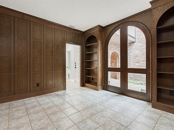 5th image of 9617 Longmont Dr