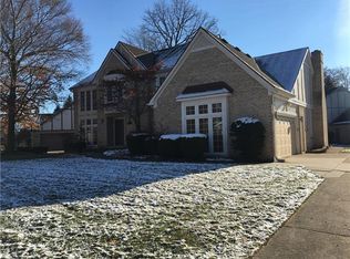 37697 Emerald Forest Dr, Farmington Hills, MI 48331