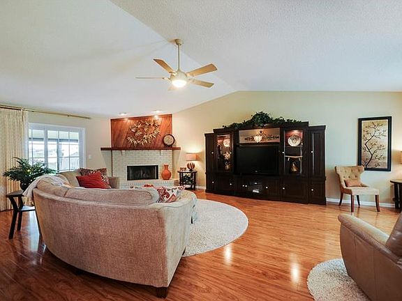 4th image of 128 Kaywood Dr