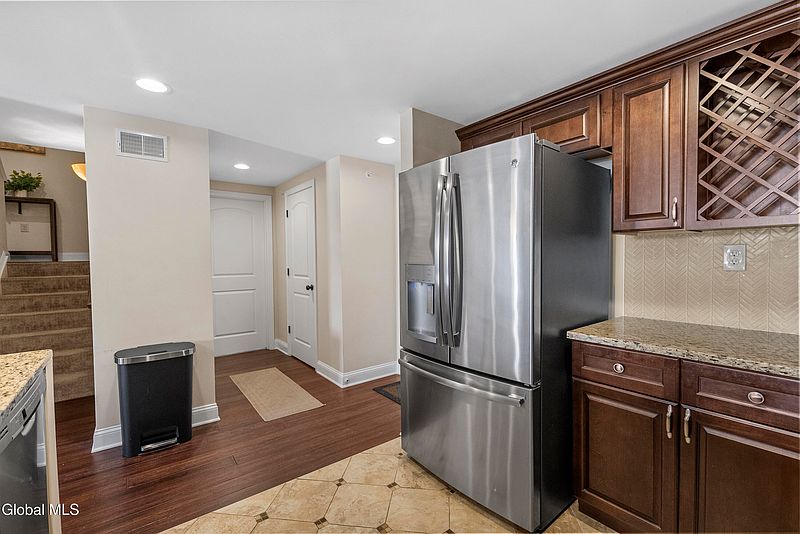 5th image of 5 Spring Street APT 404