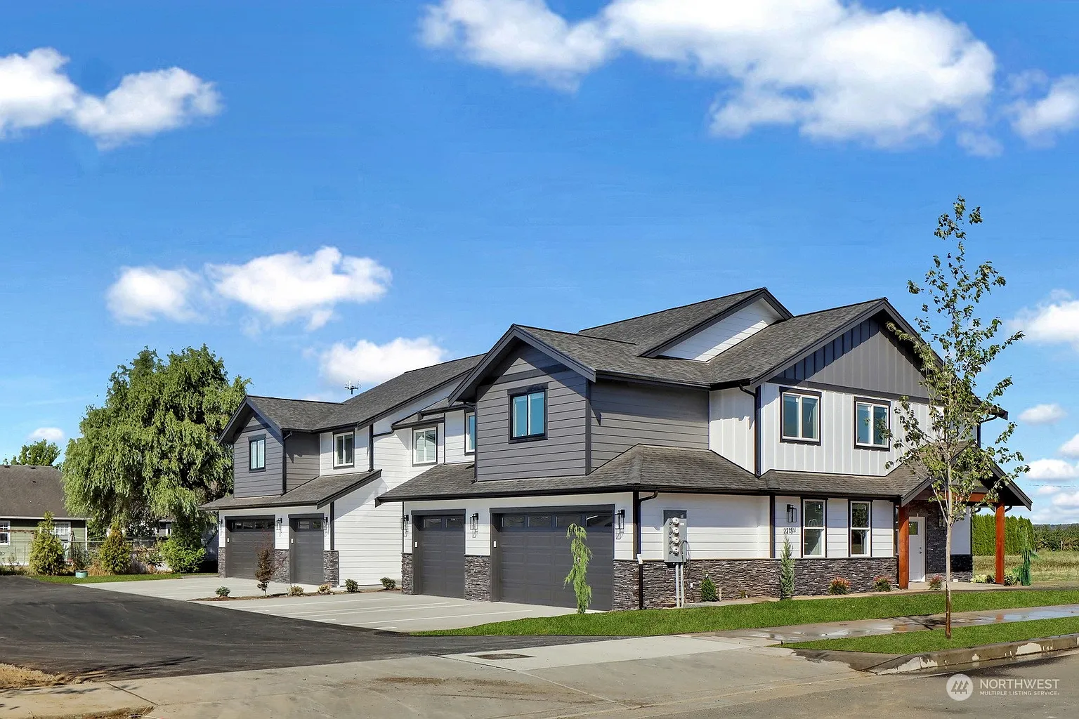2209 DeJong Drive photo 1