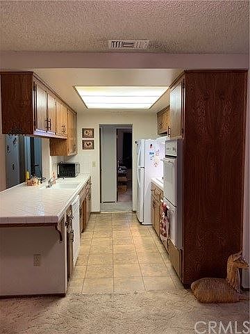 2nd image of 5995 Moraga Ave