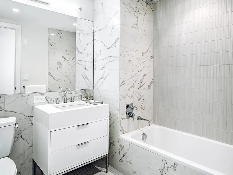 372 9th Luxury Rentals — Photo 75