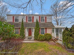111 Townhouse Pl, Moscow, PA 18444