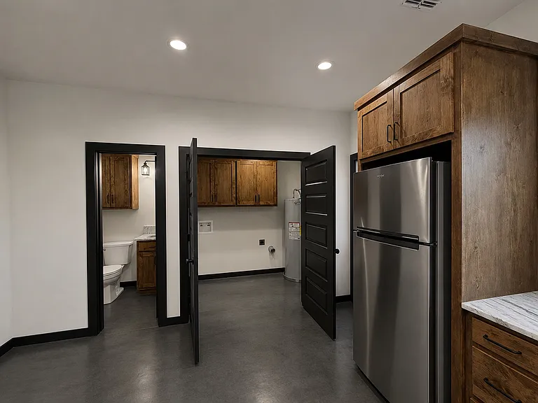 215 E Avenue K #B — Photo 10