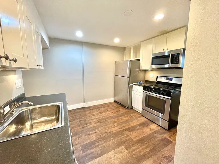 1638 N Franklin St #2 — Photo 17