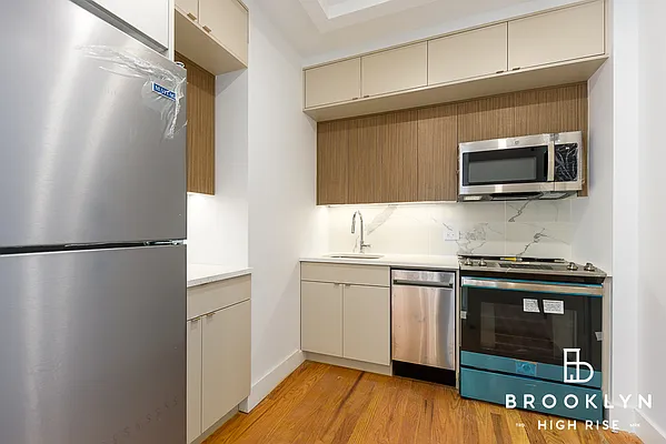 Rented by Brooklyn High Rise LLC | media 9