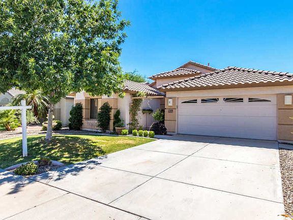 3rd image of 1470 S Velero Pl