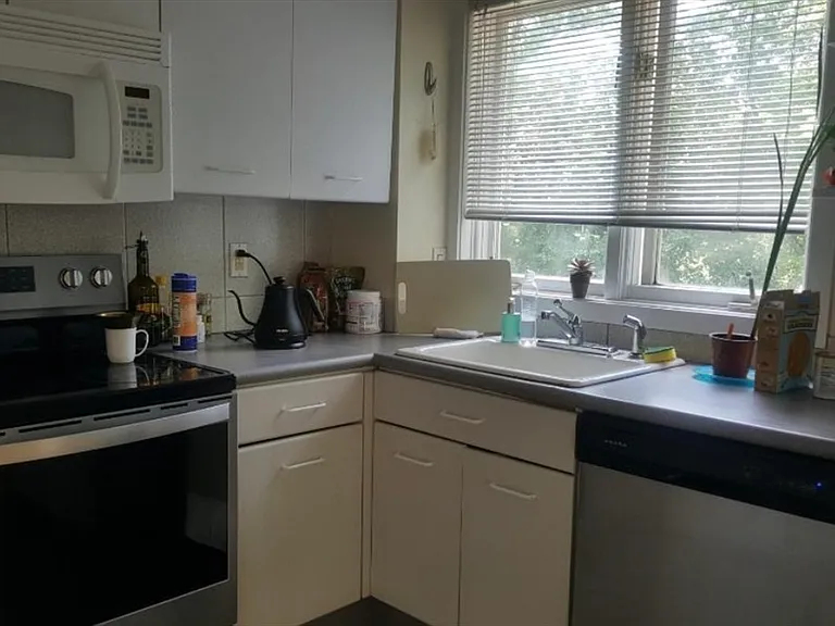121 Longwood Ave #2B — Photo 8