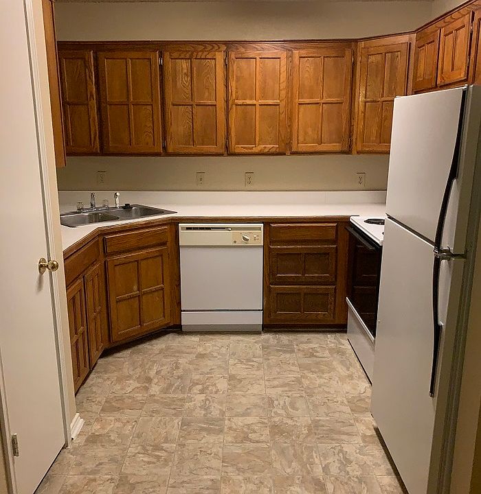 1st image of 125 NE Johnson Ave APT 2