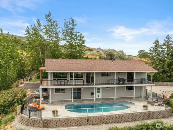 1901 Sleepy Hollow Road, Wenatchee, WA 98801