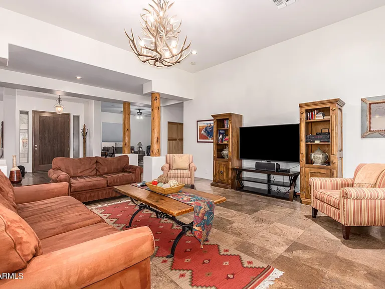 5872 E Red Dog Dr — Photo 1