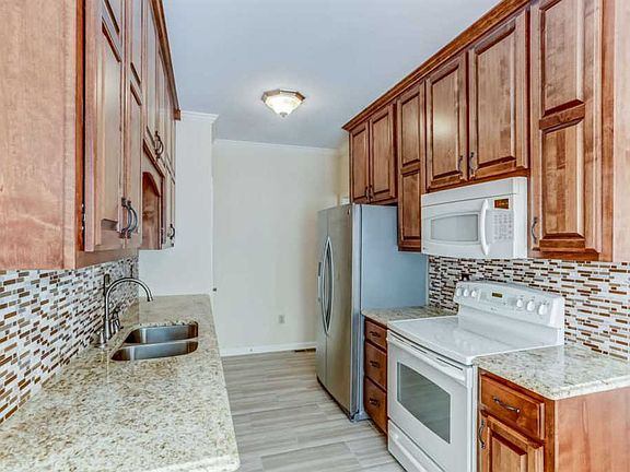 4th image of 8186 Cherryfield Ln