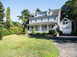 26 Sachem Dr, Sagamore Beach, MA 02562