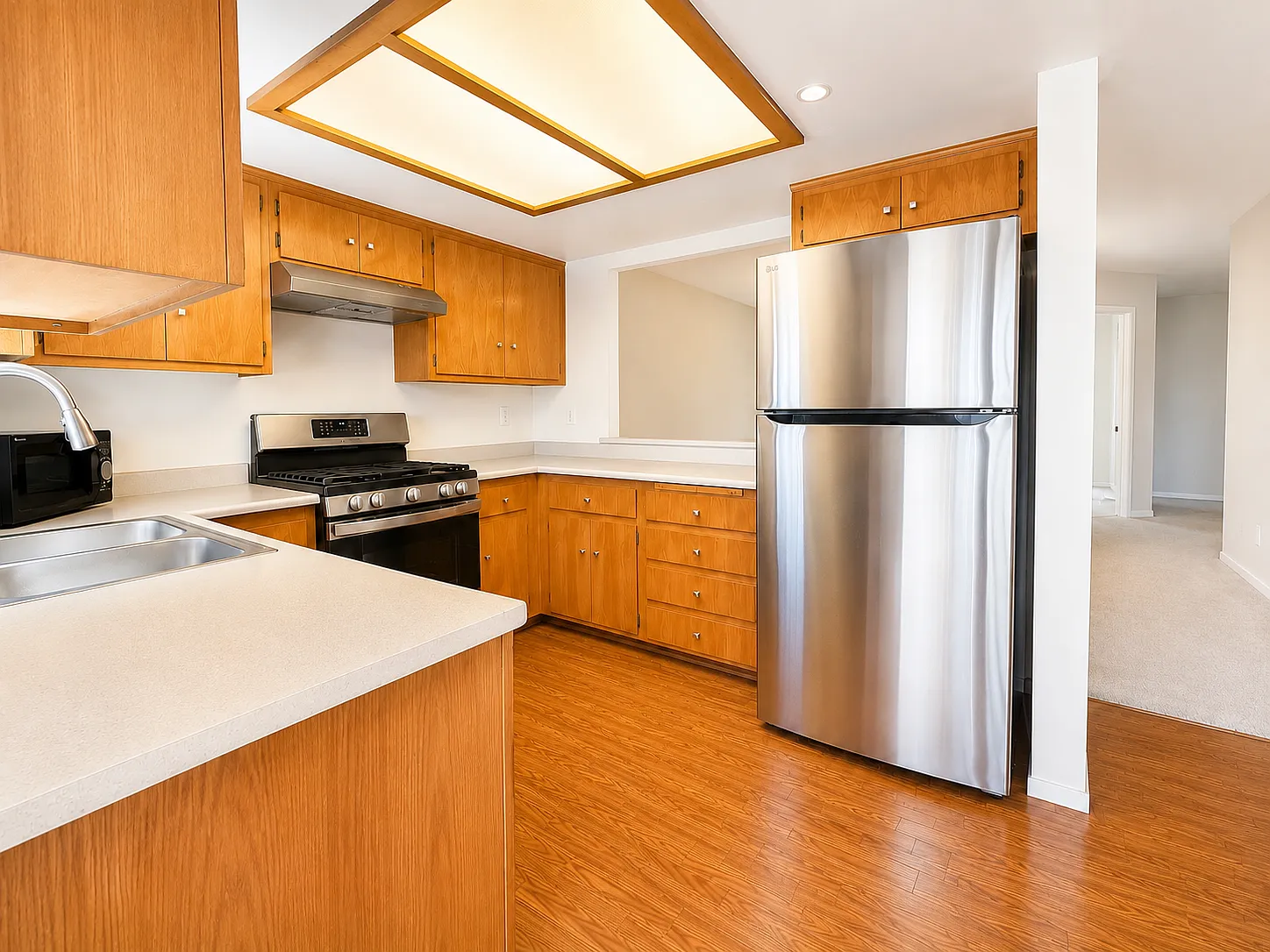 3 bed, 2.5 bath, 1500 sqft, $4,500 — Photo 1