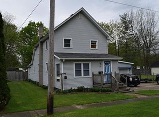 35 Bond St, Quincy, MI 49082
