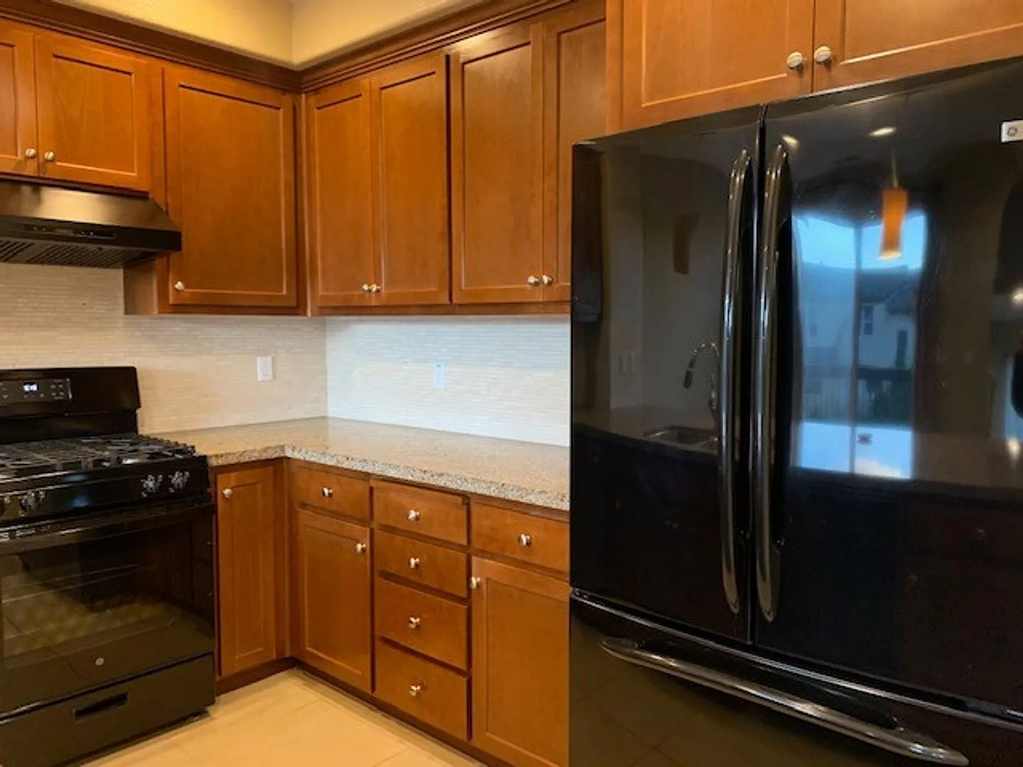 Gorgeous, Spacious and Immaculate 2 Bedroom 2 Bath Townhome! — Photo 3