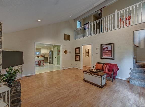 4th image of 2801 Patio Ln