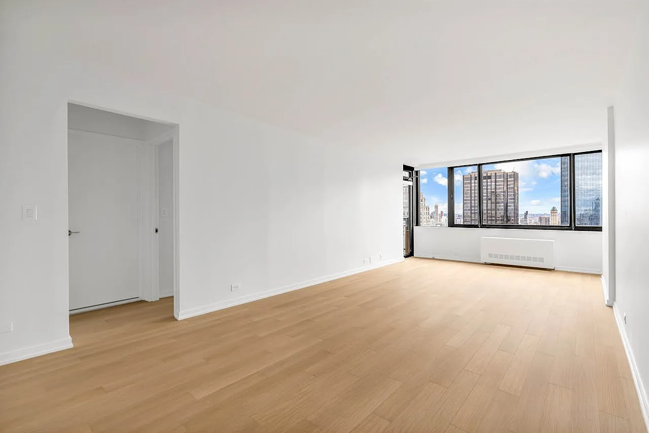 124 West 60th Street — Photo 2