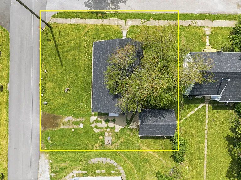 2446 Morton St — Photo 23
