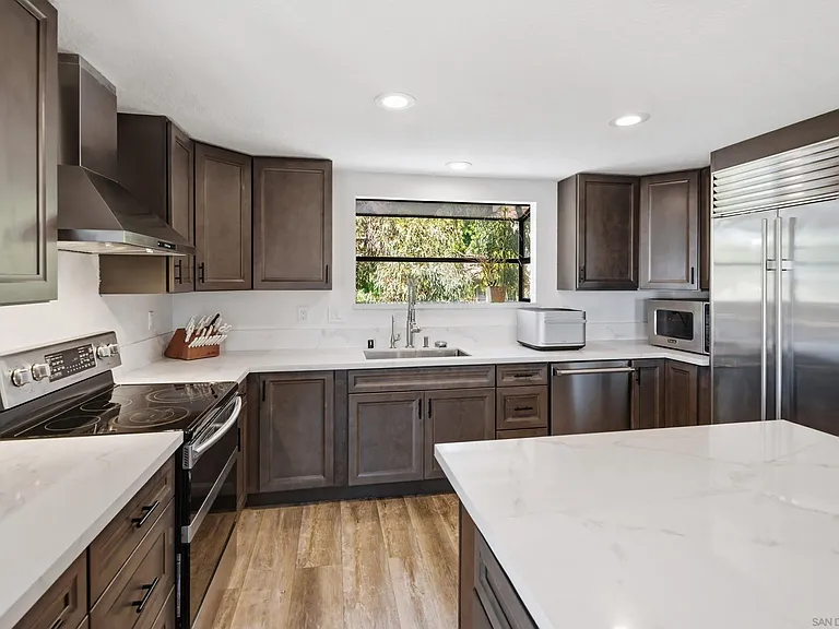 1539 San Miguel Ave — Photo 17