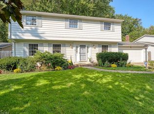 4506 Williamstown Dr, North Olmsted, OH 44070