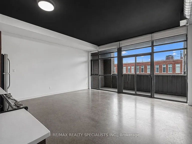 569 King St E #301 — Photo 2